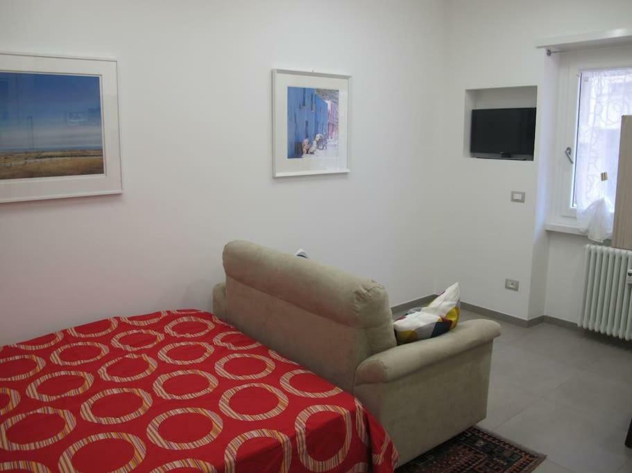 Adera House *